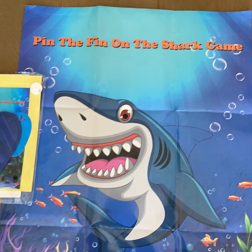 Pin the fin on the shark game - Picture 4 of 5